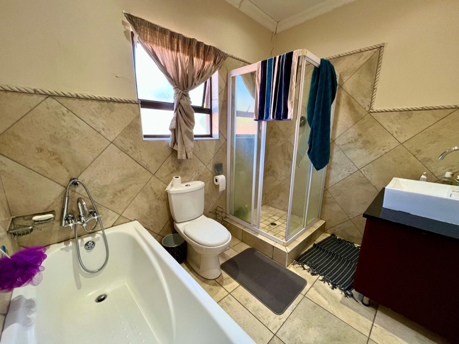 4 Bedroom Property for Sale in Safari Gardens North West
